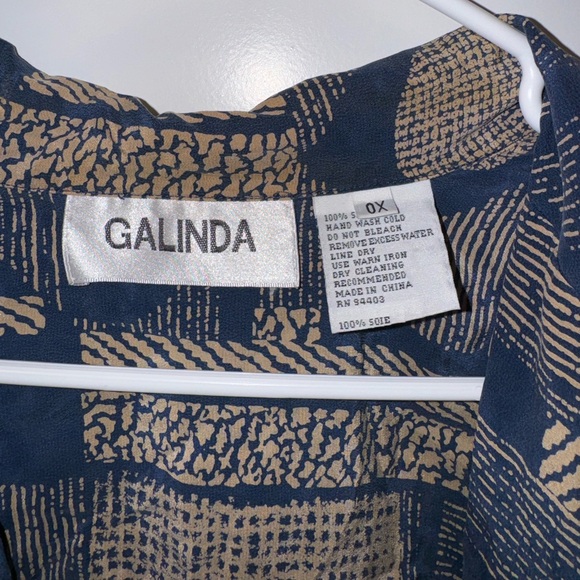 GALINDA silk button up top size 0X (XXL) - Picture 3 of 7